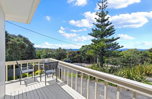 Tutukaka House | Dolphin Hideaway - Tutukaka Holiday Bach