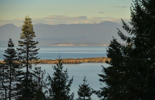 Regional District of Nanaimo House | Dolphin House