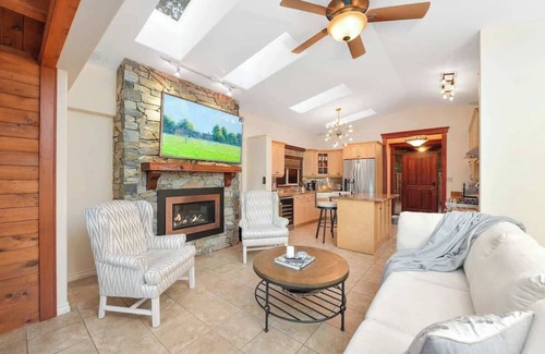 Regional District of Nanaimo House | Dolphin House Summary