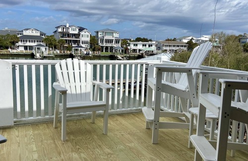 Wrightsville Beach Cottage | DOLPHIN HOUSE - Family Vacation Cottage- Special rates for July and August!
