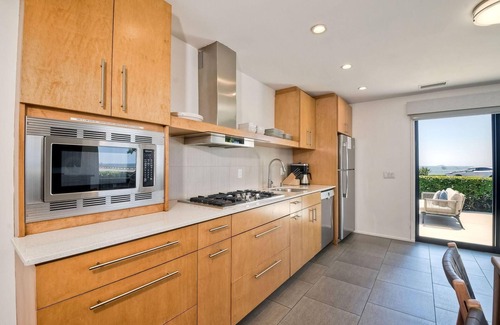 Carlsbad Apartment | Dolphin Main Level (2 bedroom/1 bath)