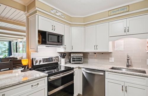 Holiday Isle Condo | Dolphin Point 104b 2 Bedroom Condo by RedAwning