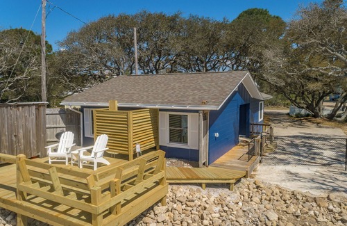 Alligator Point House | "Dolphin Reef" Adorable coastal cottage with a fully fenced yard right on the Gulf!