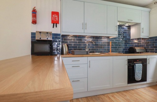 Saint Columb Major Cottage | DOLPHIN VILLA, family friendly, country holiday cottage in Newquay