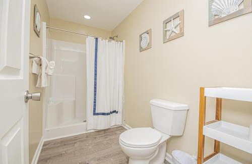 Sunnyside House | Dolphins Point - West End - Sleeps 12!