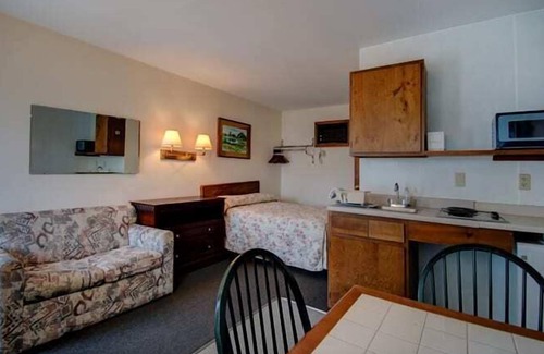 Hampton Hotel | Dolphyn Motel