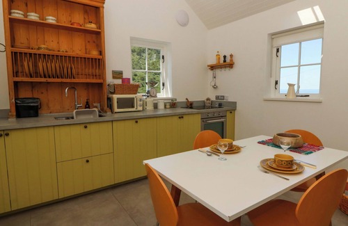 Llandyssiliogogo Cottage | Dolwylan Barn