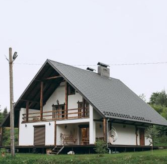 Vyzhnytsya Cabin | Dolyna Mykolaya