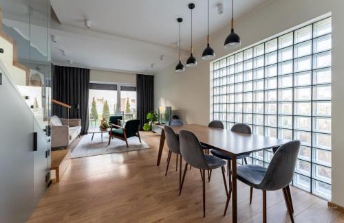 Jelenia Gora Villa | Dom Black & Vibe - z ogrodem, blisko lasu, dobry design, workation - SpaceApart