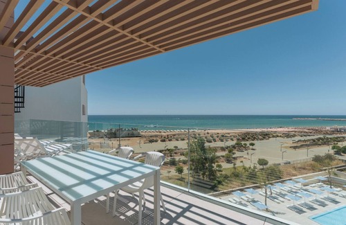 Cavacos Condo | Dom Pedro Residences - T2