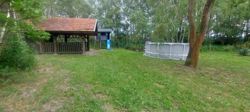 Warlubie House | Dom Pod Brzozami Lipinki Bory Tucholskie basen - psy, koty mile widziane!