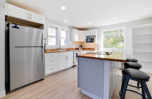 Rogers City House | Dom Rodzinny Lakeview Getaway - Walk to Lake Huron