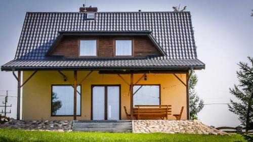 Krasnopol House | Dom w Głuszynie z linią brzegową