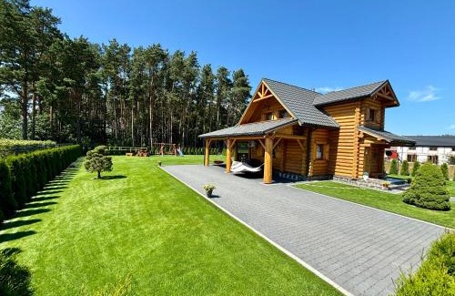 Karwienskie Bloto Drugie House | Dom Wakacyjny Złoto Północy na wyłączność, parking, plac zabaw, tarasy
