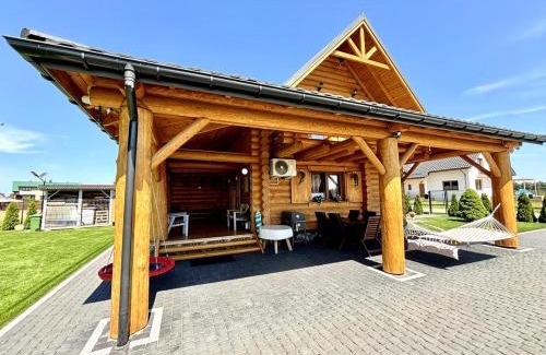 Karwienskie Bloto Drugie House | Dom Wakacyjny Złoto Północy na wyłączność, parking, plac zabaw, tarasy