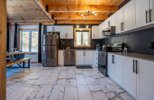 Matawinie Regional County Municipality Apartment | Domaine des Pins |Beach |HotTub & Sauna| 4 Chalets