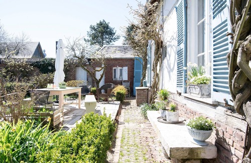Morvillers-Saint-Saturnin House | Domaine de Saint-Saturnin