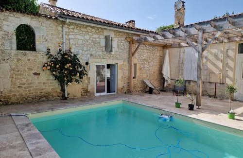 Saint-Germain-de-la-Riviere House | Domaine de La Garde