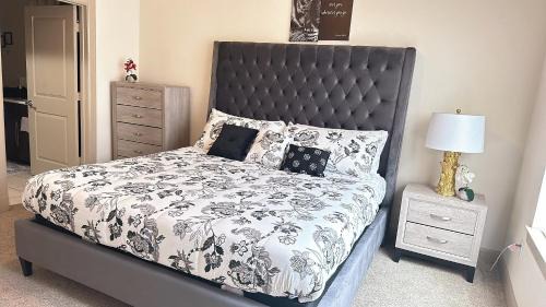Astrodome Apartment | Domain at Kirby