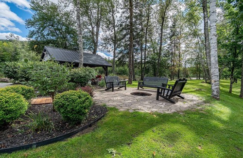 Saint-Brigitte-de-Laval Cottage | Domaine Le Riverain, bord de Rivière Montmorency