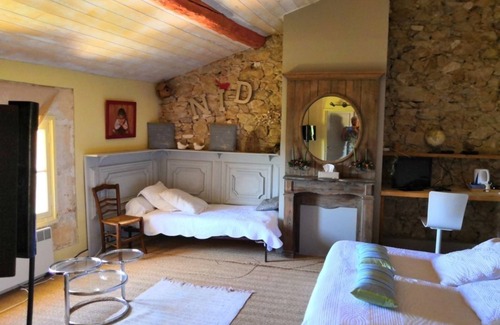Saint-Andre-de-Roquelongue Bed & Breakfast | Domaine du Soleil Couchant