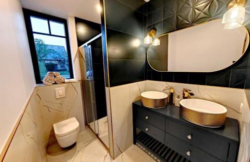 Saint-Quentin-sur-le-Homme Apartment | Domaine de L'isle Maniere