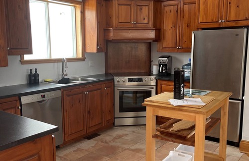 Val-Alain House | Domaine 4 Chutes Val-alain 5 min du Camping Lac-george 30 min des Ponts Québec