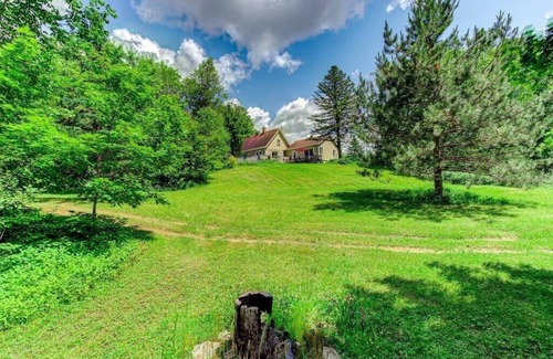 Val-Alain House | Domaine 4 Chutes Val-alain 5 min du Camping Lac-george 30 min des Ponts Québec