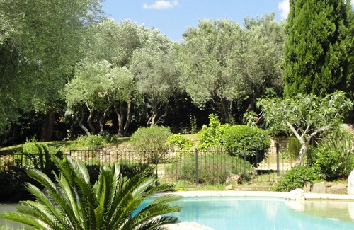 Guerrevieille Villa | DOMAINE BEAUVALLON -200M BEACHES - GOLFE SAINT-TROPEZ - STE MAXIME - VILLA 300m