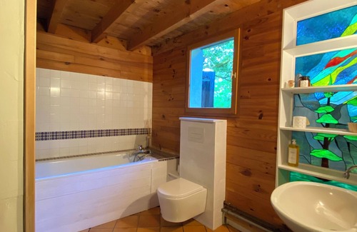 Betbezer-d'Armagnac Bed & Breakfast | Domaine Bourgade. Room in typical Landaise/breakfast.