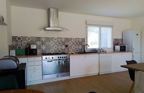 Ecommoy Cottage | Domaine complet-Gîte-Private Bathroom-Comfort-Pool view
