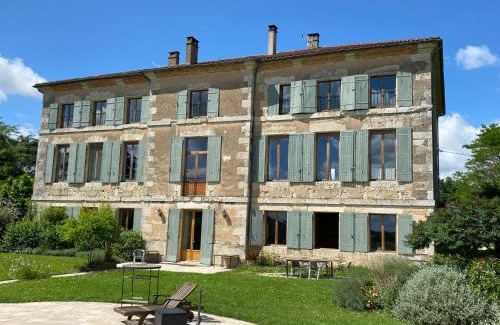 La Croix-Blanche House | Domaine de Bernou