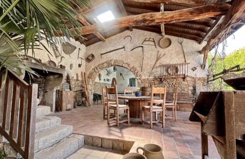 Essertines-en-Donzy House | Domaine de Campagne : Charme Authentique avec Piscine et Spa - FR-1-496-364