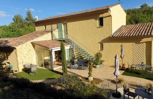 Montagnac-Montpezat Bed & Breakfast | Domaine De JI