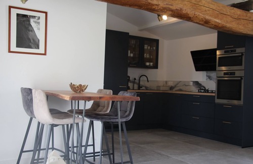 Barzan Cottage | Domaine de Kiba - Le Chai 2 Chambres - Charme et Confort vue sur les Vignes