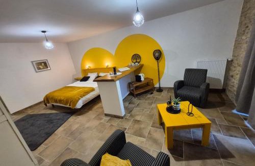 Oradour-sur-Vayres Apartment | Domaine de la Tardoire