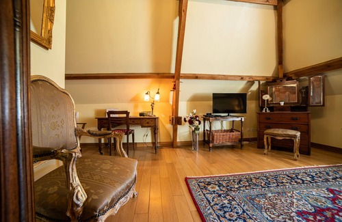 Saint-Pierre-Canivet Bed & Breakfast | Domaine de la Tour B&B