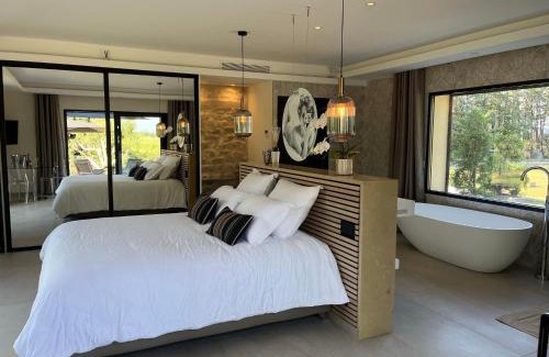Caderousse House | Domaine de La Franquette by Bridget & Pascal - Piscine Chauffée & SPA