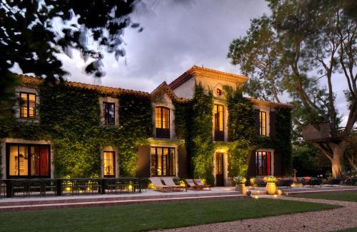Carcassonne House | Domaine de la JASSO, Demeure de grand luxe au pied de la Cité de Carcassonne, piscines et parc animalier