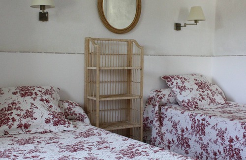 Vacheres Other | Domaine de La Lave Camille Authentique mas Provençal Pour Amoureux de la Nature