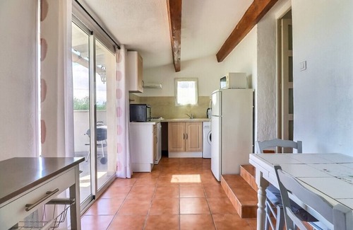 Beaucaire Apartment | Domaine des Oliviers-Apartment for 4 to 6 people with swimming pool
