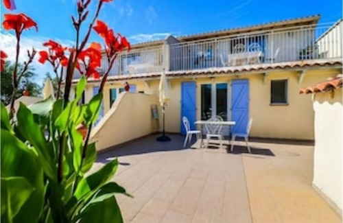 Beaucaire Apartment | Domaine des Oliviers-Appt for 2 to 4 people with swimming pool