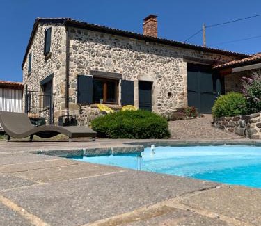Aulhat-Flat House | Domaine des Pierres D Auvergne