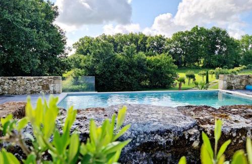 Saint-Romain-la-Virvee Villa | Domaine Du Tertre