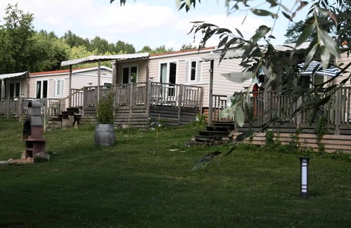 Prayssas House | Domaine du Lac de Neguenou * - Mobilhome LUXE - 2 bedrooms - lake view - 47m2 terrace including 6 people