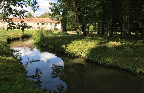 Le Plessis-Luzarches Bed & Breakfast | Domaine du Plessis