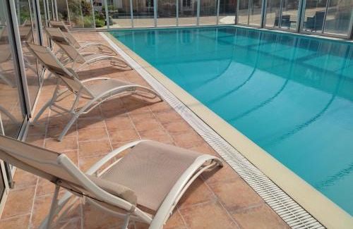 Montmoreau-Saint-Cybard House | Domaine de Champ rose + piscine chauffée, couverte