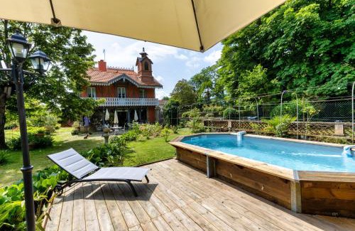 Besset House | Domaine La Belle Histoire - Gîte côté Parc