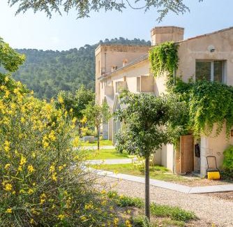 Villelaure Bed & Breakfast | Domaine La Ferme HI bride