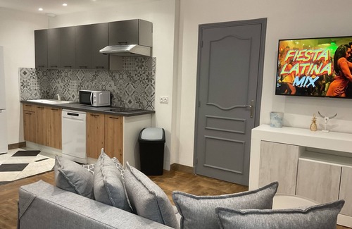 Berre-des-Alpes Apartment | Domaine Le Rocher d'Argent Appart dans domaine Swimming pool & Jacuzzi & Games room